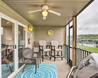 Pool Access and Lake Views Camdenton Condo - Camdenton - Balkon