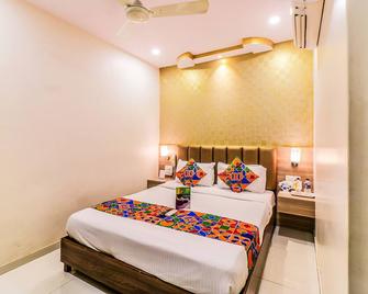 Hotel Hill Park - Mumbai - Bedroom