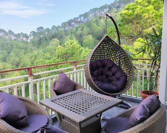 Pihu's Nest Kasauli - Kasauli - Balcón