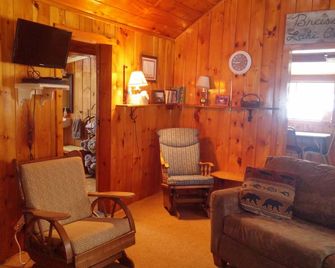 Brassua Lake Camps, Cabin #4 - Rockwood - Living room