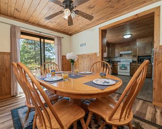 Big Bear Lakefront Lodge - ביג בר לייק - חדר אוכל