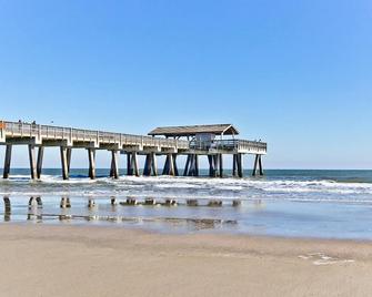 Tybee Sands - Tybee Island - Beach