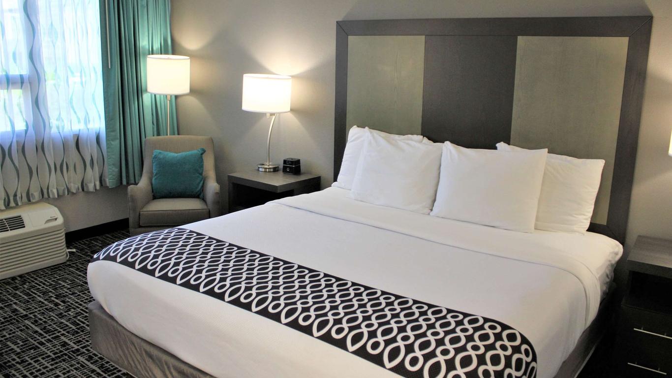 La Quinta Inn & Suites by Wyndham Indianapolis Downtown