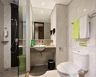 Maxone Platinum Hayam Wuruk - Yakarta - Baño