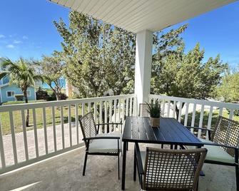 Gorgeous! 'Bahamas Palm' Ocean View! Cozy And Remodeled! Bimini Bay/North Bimini - Alice Town - Balcón