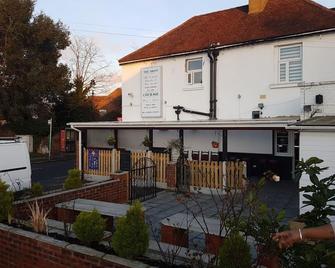 Swan Inn, Heathrow Airport - Staines-upon-Thames - Будівля