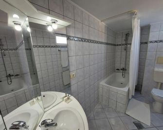 Hotel Egreta - Tulcea - Bathroom