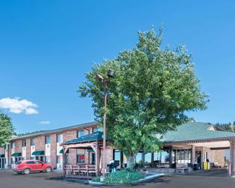 Days Inn by Wyndham Spearfish - Spearfish - Building