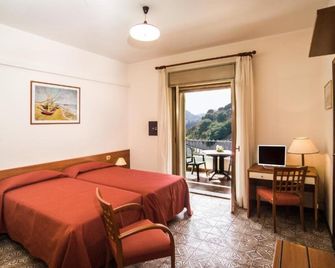 Hotel delle Palme - Letojanni - Schlafzimmer