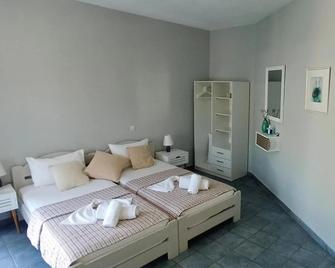 Allegria Family Hotel - Gavrio - Ložnice