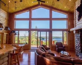 Solbakken Resort On Superior - Lutsen - Living room