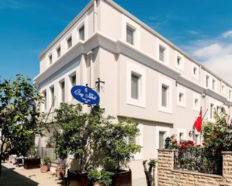 Bay Nihat Otel Lale - Ayvalık - Edificio