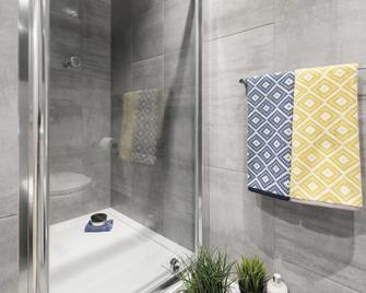 Ardcairn House - Campus Accommodation - Dublin - Bathroom