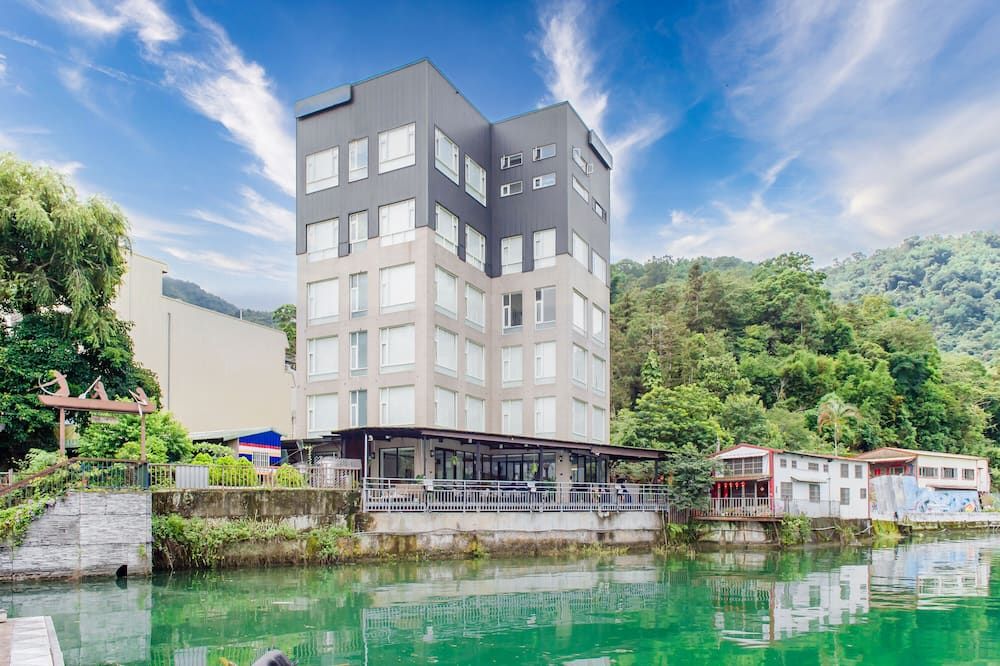 Shui Yang Lakeview House with Elevator