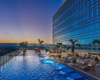 MCollection - Convenient City Stay in Iloilo Business Park - Iloilo City - Pool