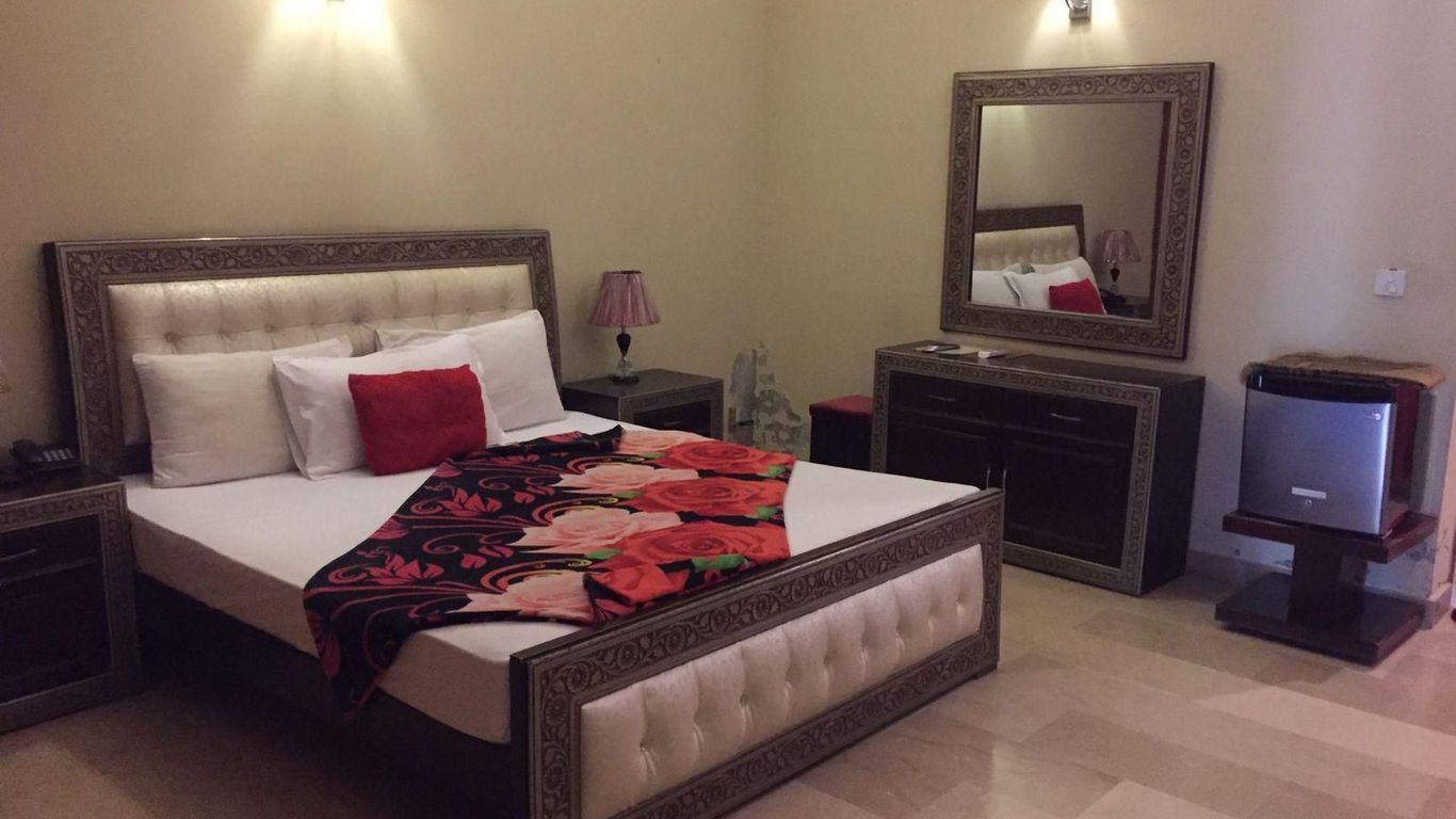 Royal Galaxy Guest House (For Families Only)