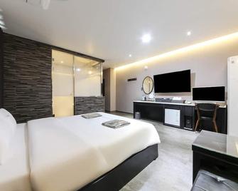 The City Hotel - Nonsan - Bedroom
