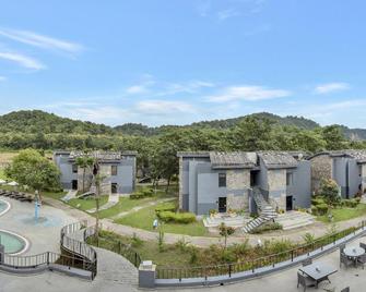 Club Mahindra Corbett - Garjia - Edificio