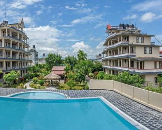 Hotel Monalisa Chitwan - Chitwan - Pool