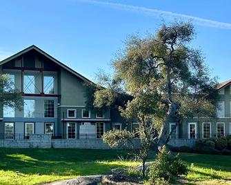 Rocklin Park Hotel - Rocklin - Budova