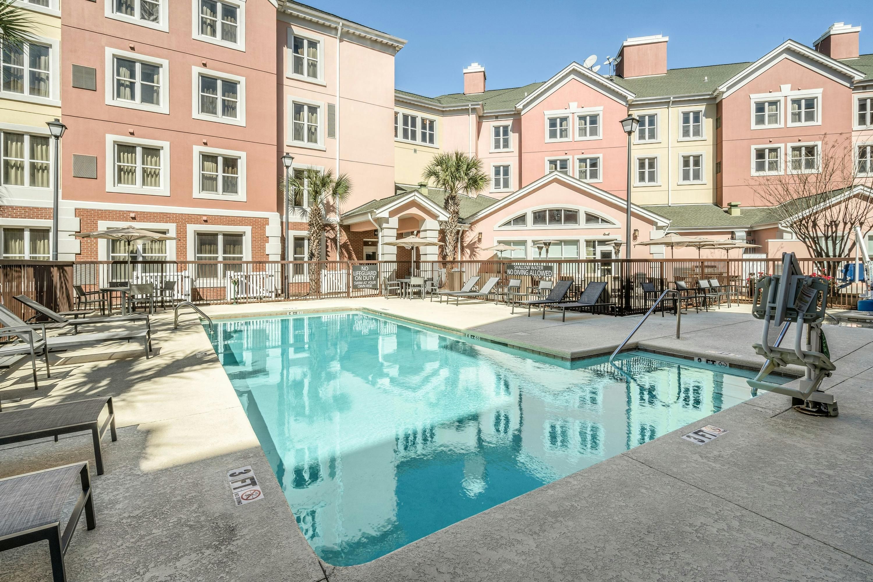 Residence Inn by Marriott Charleston Airport - נורת' צ'רלסטון - בריכה