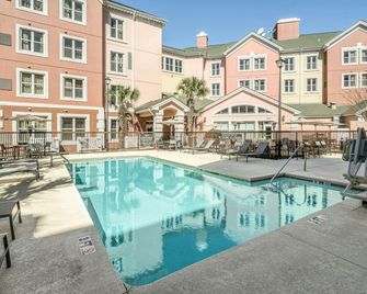 Residence Inn by Marriott Charleston Airport - נורת' צ'רלסטון - בריכה