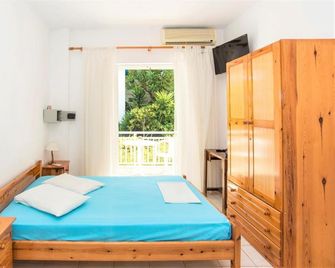 Blue White Apartments - Kefallonia Poolside Retreats - Spartia