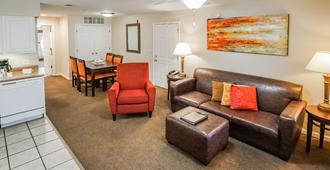 Surreys Grand Crowne Resort - Branson - Sala de estar