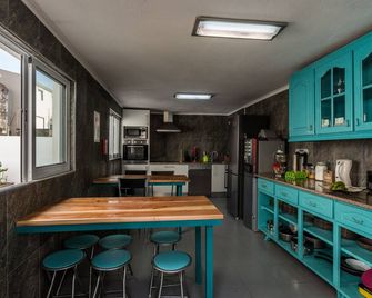 Vintage Place - Azorean Guest House - פונטה דלגאדה - מטבח