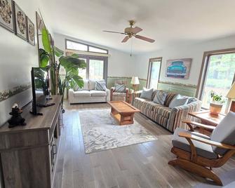 Kaaterskill Waterfall House - Haines Falls - Sala de estar