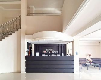 Urbanview Hotel Surya Kahayan Palangkaraya by RedDoorz - Palangkaraya - Front desk