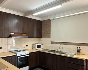 Bell Tower Motor Inn - Shepparton - Кухня