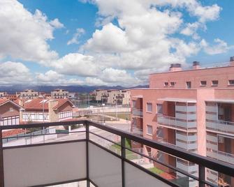 Comfort Apartment Cirueña + Pool - Cirueña - Balcón