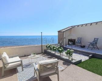 Coorie By The Coast Beachfront Cottage Arbroath - Arbroath - Balcon