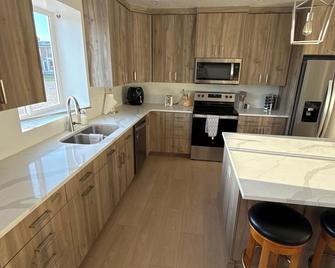 Clean New 2 Bedroom, 2-Bath detached apartment - Tooele - Kuchyň