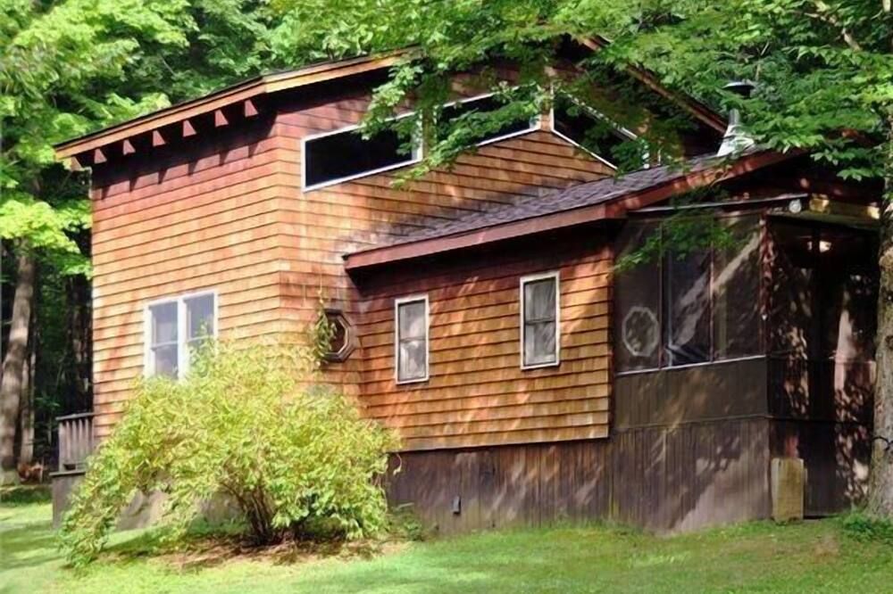 Cedarwood Lodge