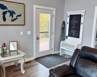 The Cheerful Lake House at Crane Cove - Jackson - Living room