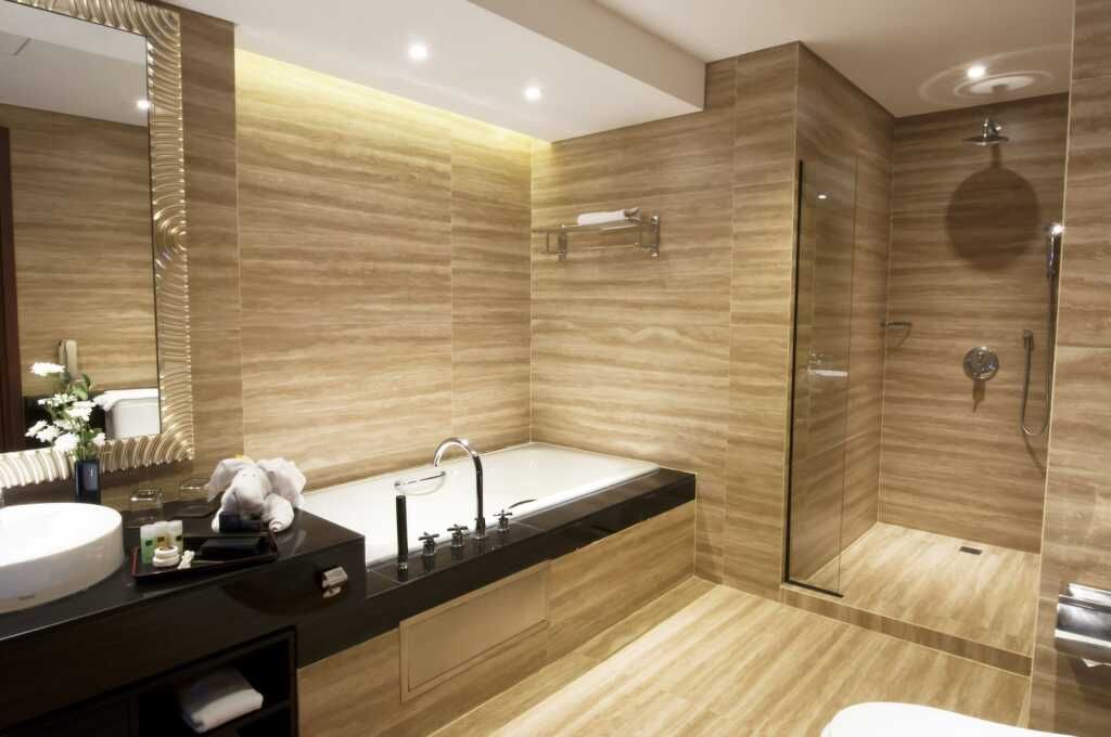 Gumaya Tower Hotel - סמראנג