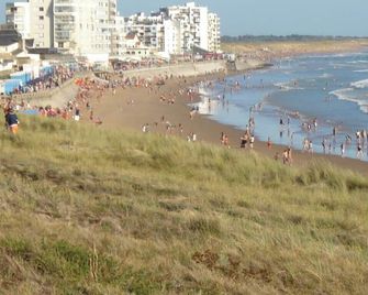 studio 3rd floor elevator beautiful view of the harbor entrance and Atlantic Ocean - Saint-Gilles-Croix-de-Vie - Strand