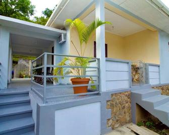 Taylor's Retreat - 5min to Sandals Resort & Beach - سانت فينسنت