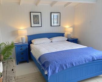 Rest and Relaxation Beachfront on the Wild West Coast - Dargaville - Bedroom