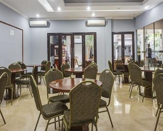 Capital O 91140 Ayodya Kebon Jeruk - Yakarta - Restaurante