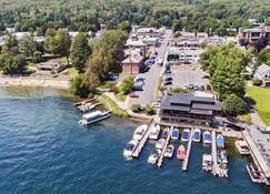 1st Floor Duplex with Lakeviews From Your Own Deck - Hồ Lake George