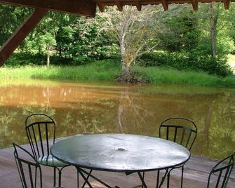 Gite de la Serrée en Morvan - Alligny-en-Morvan - Patio