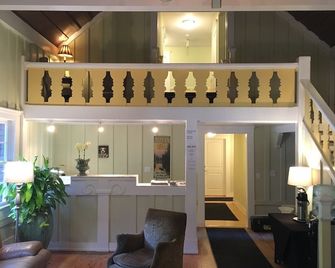 Highland Dell - Monte Rio - Lobby