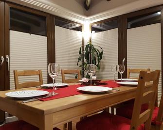 Cozy apartment in the beautiful Ore Mountains - summer apartment - Eibenstock - Essbereich