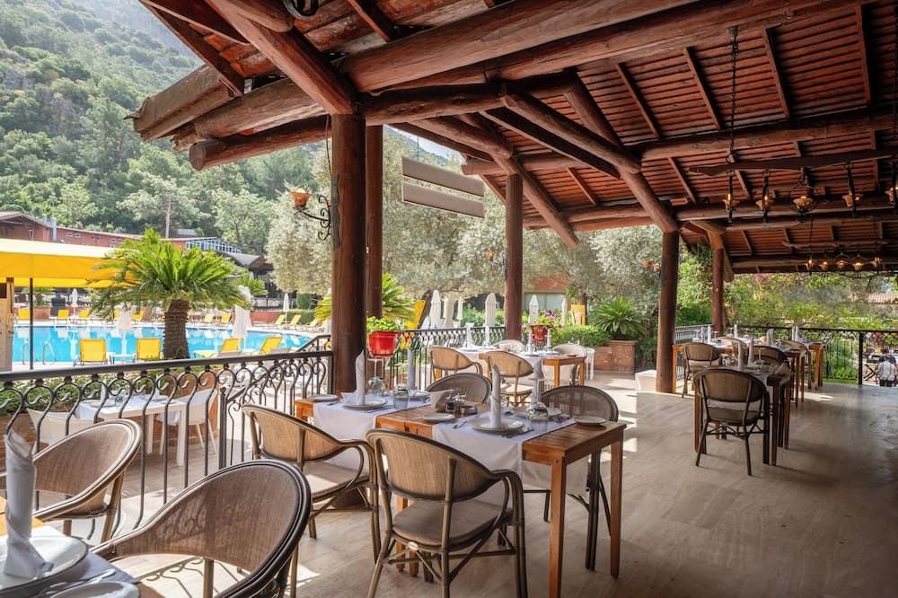 Suncity Hotel & Beach Club