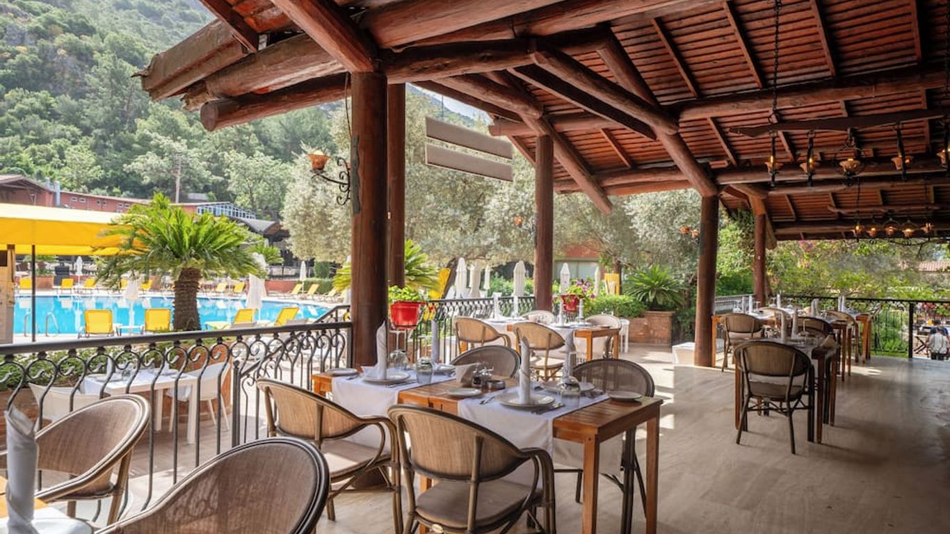 Suncity Hotel & Beach Club