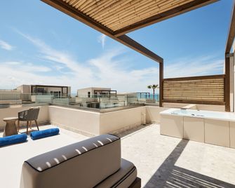 Uzenie All Suites Boutique Resort - Adelianos Kampos - Balcony