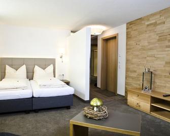 Hotel Garni Birkhahn - Galtur - Bedroom